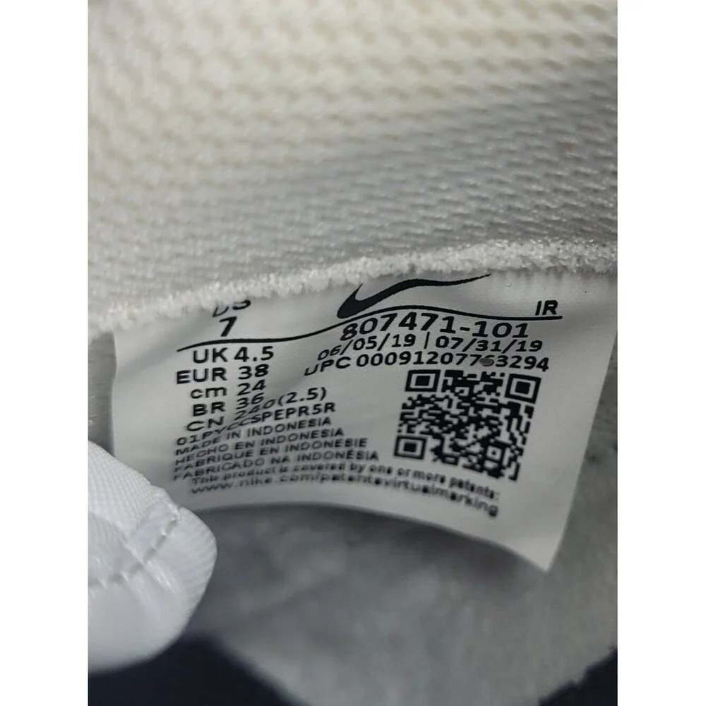 Nike casual women
